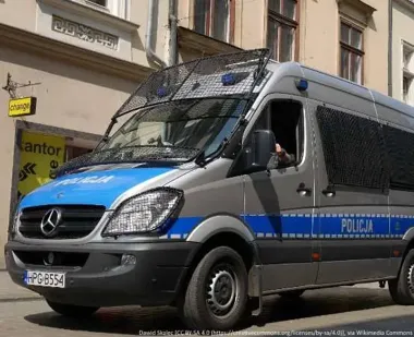 Wakacyjny wyjazd bez przykrych niespodzianek - policja przypomina o zasadach