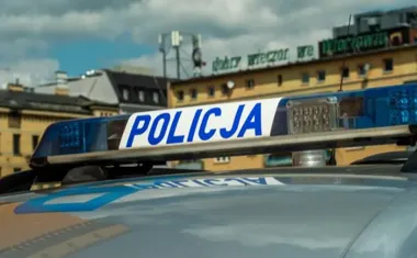 Rozgrzany samochód może stać się pułapką. Policja ostrzega przed upałami